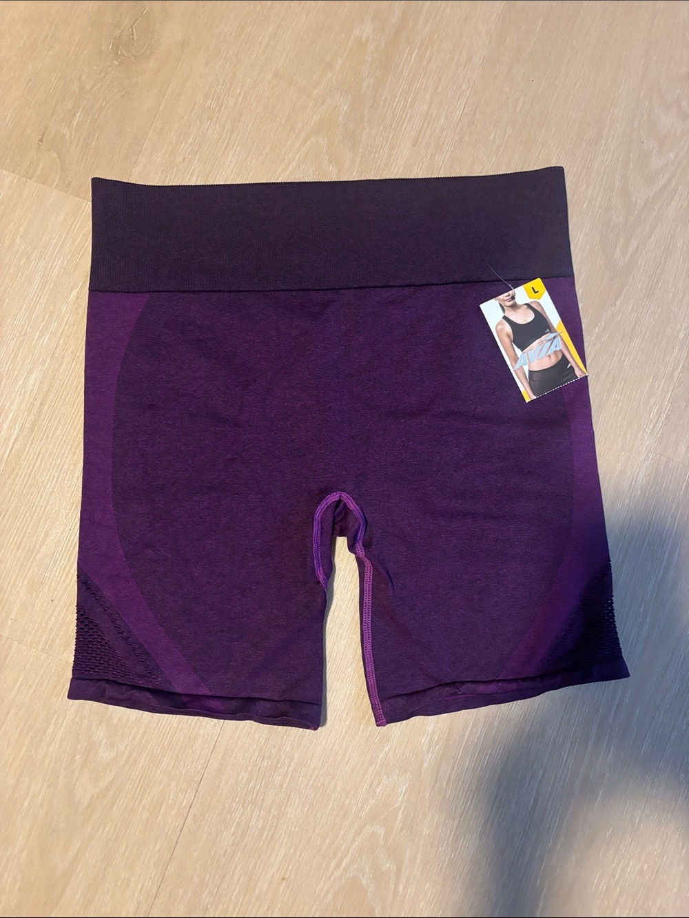 NWT Avia Seamless Bike Short size Large (12-14) in Purple